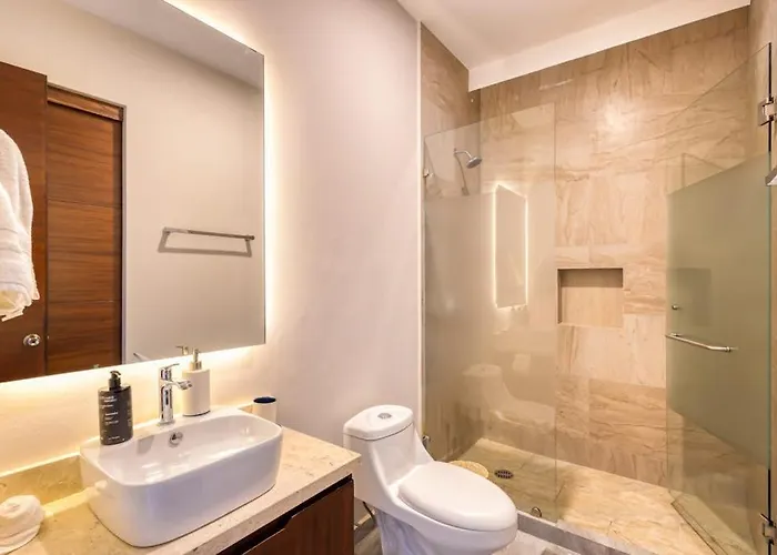 Peaceful Coastal With Pool, Balcony & Fitness Center Сasa de vacaciones *