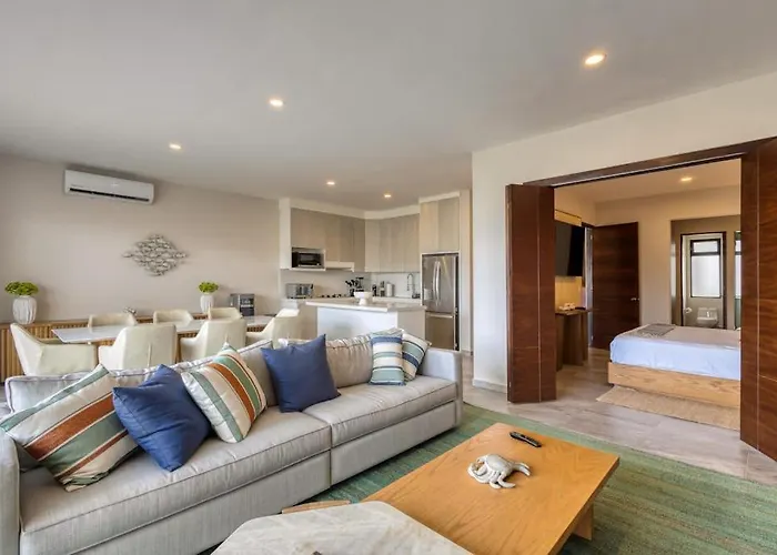 Peaceful Coastal With Pool, Balcony & Fitness Center Сasa de vacaciones Cabo San Lucas